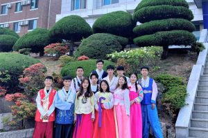 Trải nghiệm Hanbok cùng du học sinh